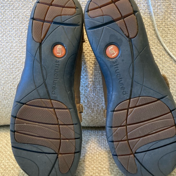 Unstructured Clarks 7.5 brown Mary Jane - Picture 4 of 10